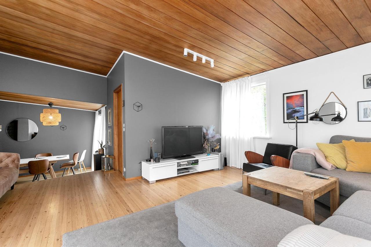 House - Villa With Garden And Hot Tub, 2 Min From Reykjavik Garthabaer Exterior photo