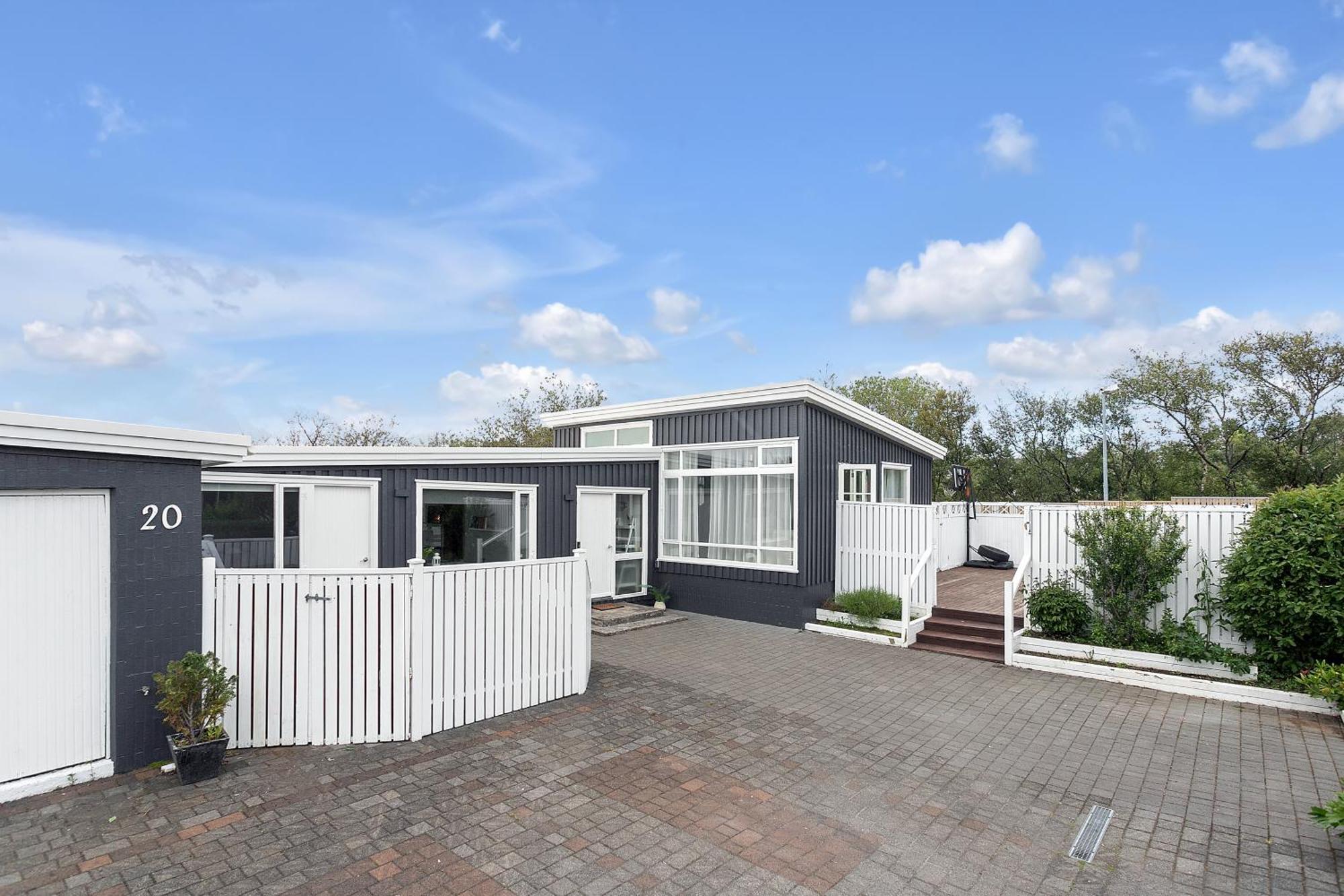 House - Villa With Garden And Hot Tub, 2 Min From Reykjavik Garthabaer Exterior photo
