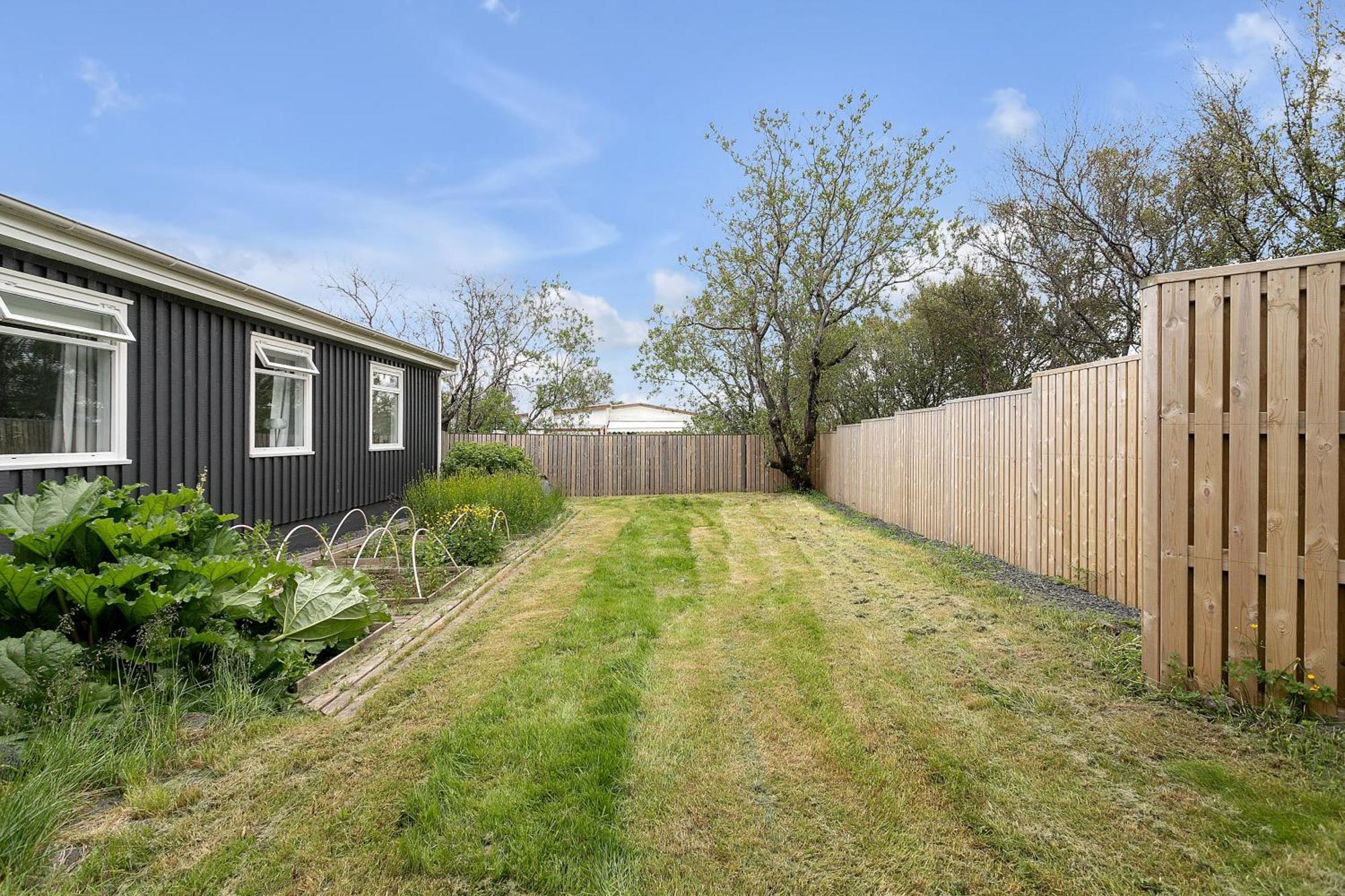 House - Villa With Garden And Hot Tub, 2 Min From Reykjavik Garthabaer Exterior photo